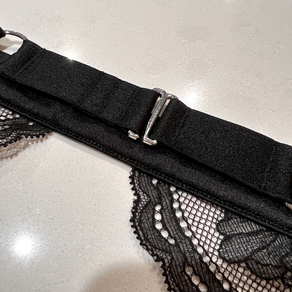 Victoria’s Secret Very Sexy Shine Strap Lace Garter Belt - Picture 10 of 10